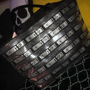 VICTORIA SECRET HANDBAG - NEVER USED